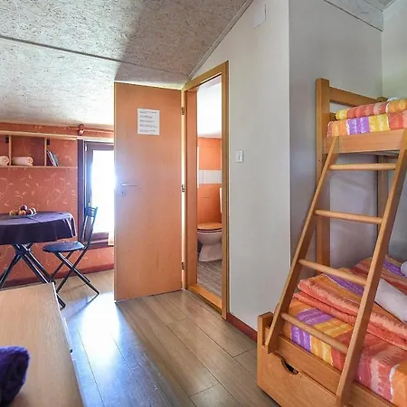 San Art Floating & Hostel Βελιγράδι