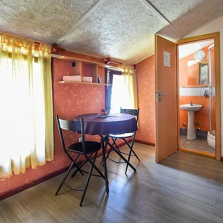 San Art Floating & Hostel