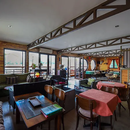 San Art Floating & *