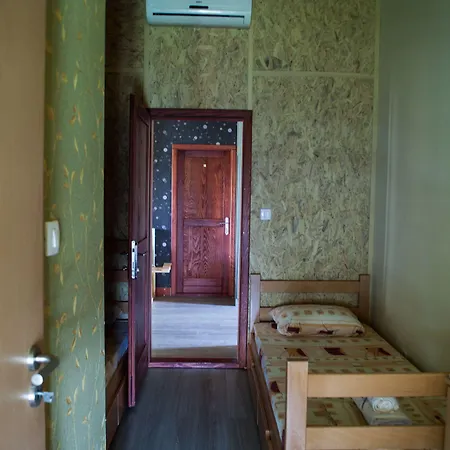 San Art Floating & Hostel *