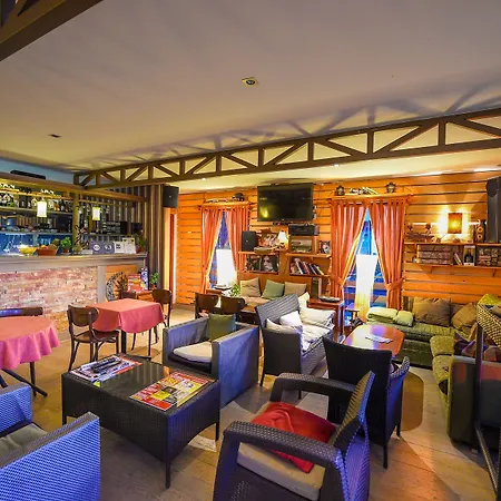 San Art Floating & Hostel Βελιγράδι