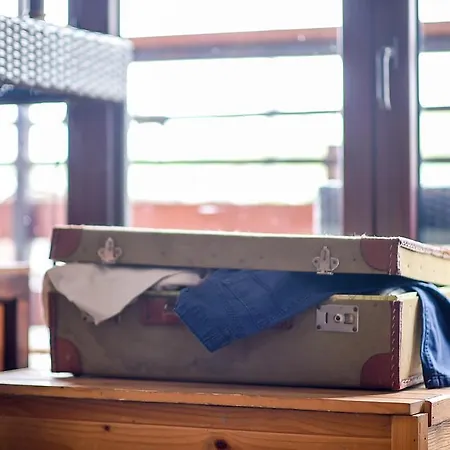 Hostel San Art Floating & *