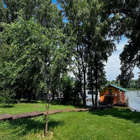 Hostel San Art Floating & *