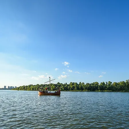 San Art Floating & Vandrarhem