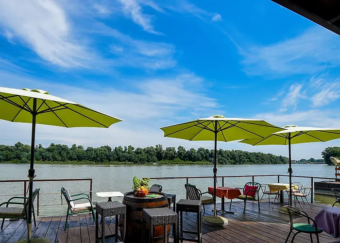 Vandrerhjem San Art Floating &