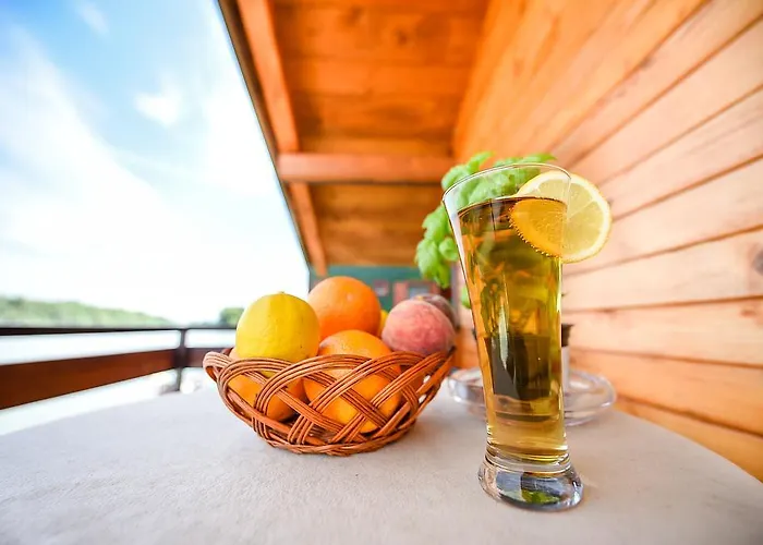 Hostel San Art Floating & Belgrade