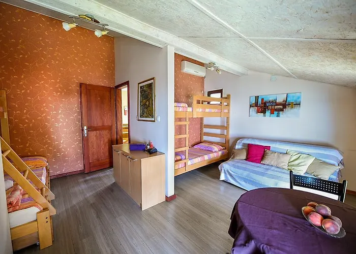 Hostel San Art Floating & Belgrade