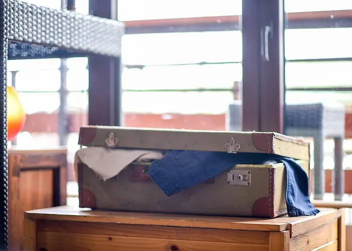 Vandrerhjem San Art Floating & *