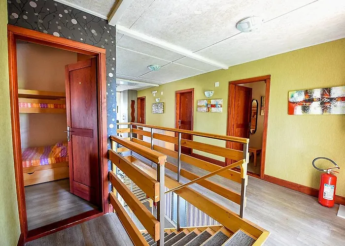 Hostel San Art Floating & *