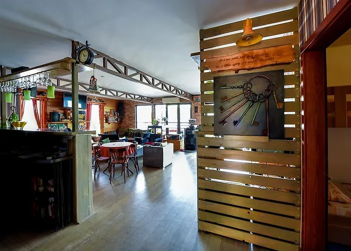 Hostel San Art Floating &