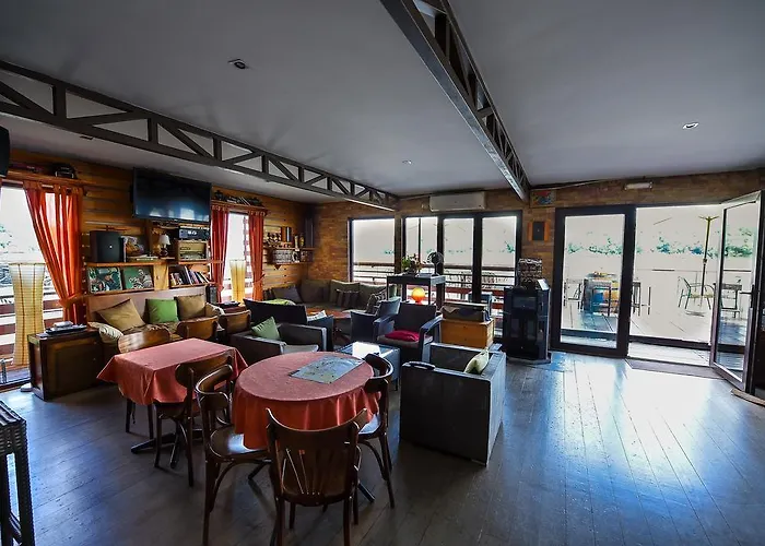 San Art Floating & Belgrade