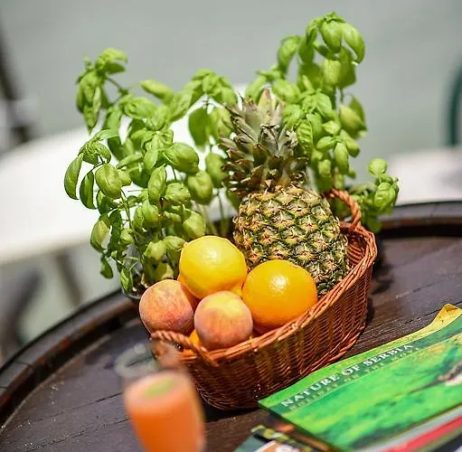 Hostel San Art Floating &